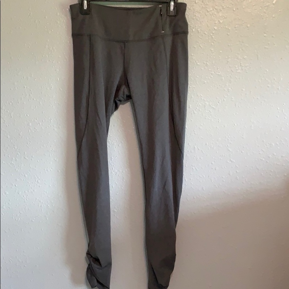 Calia (Carrie Underwood) leggings